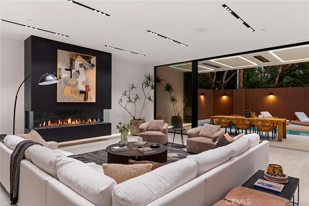 Luxury home at 412 St Andrews Road, Newport Beach, California